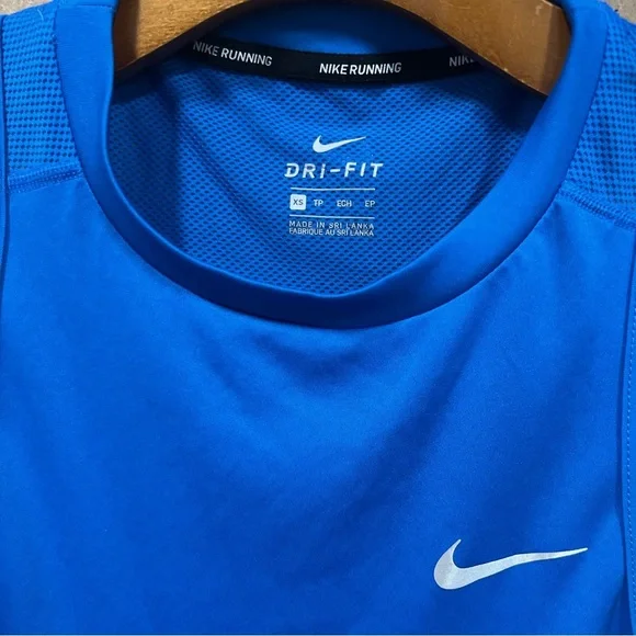 Nike size XS blue Women’s running lightweight tank top‎ with Nike swoosh - Picture 3 of 7